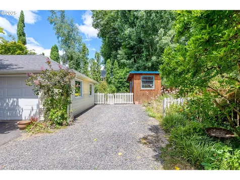 8285 SW Parrway Drive Portland OR 97225