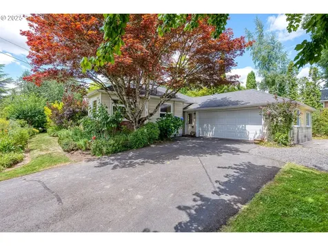 8285 SW Parrway Drive Portland OR 97225