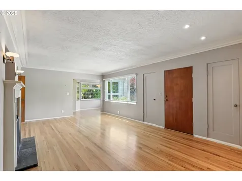 8285 SW Parrway Drive Portland OR 97225