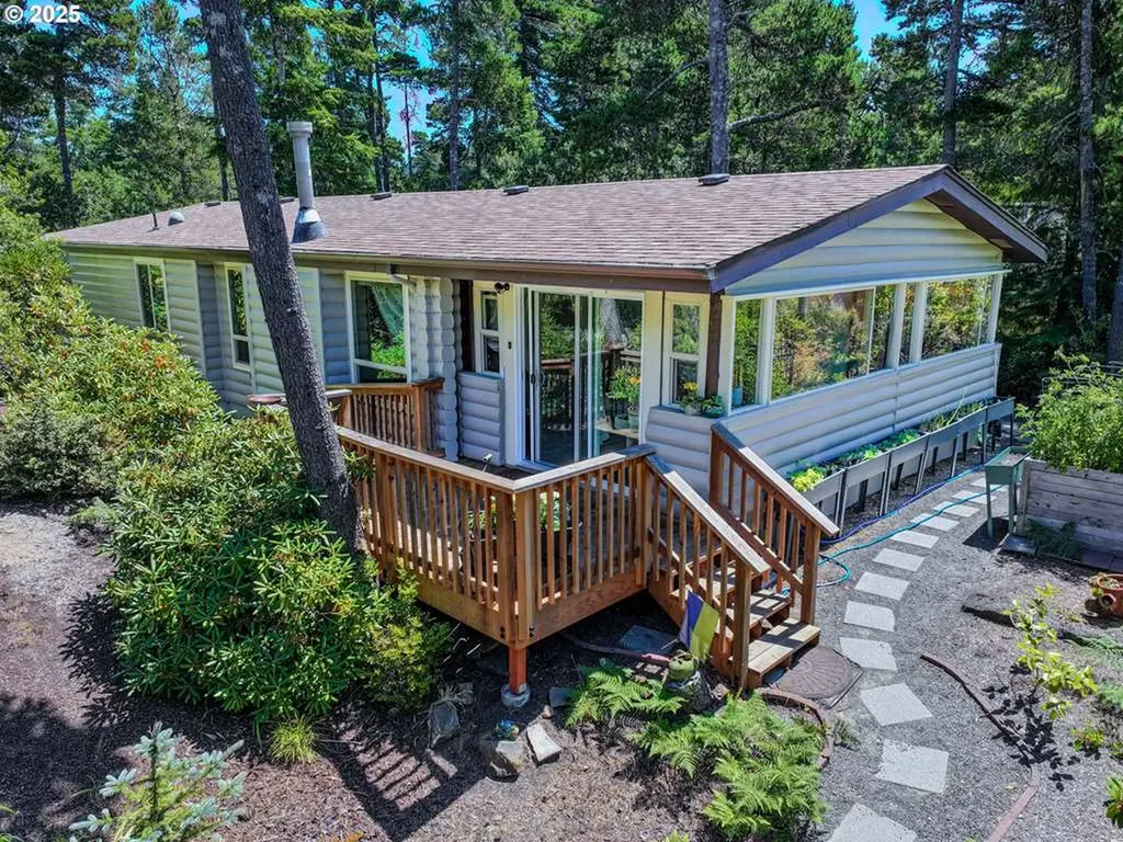 221 Munsel Creek Loop Florence OR 97439