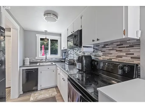 1315 SE Oar Avenue Lincoln City OR 97367