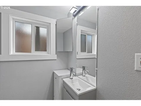 1315 SE Oar Avenue Lincoln City OR 97367