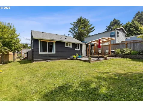 1315 SE Oar Avenue Lincoln City OR 97367