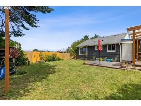 1315 SE Oar Avenue Lincoln City OR 97367