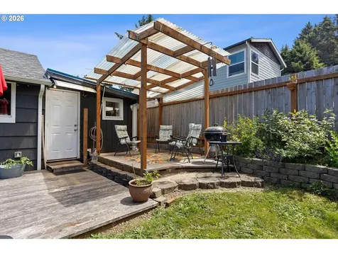 1315 SE Oar Avenue Lincoln City OR 97367