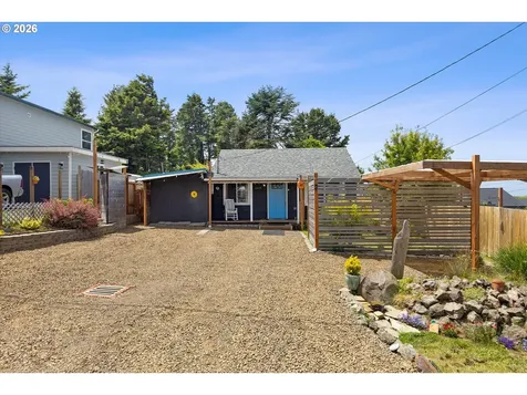1315 SE Oar Avenue Lincoln City OR 97367