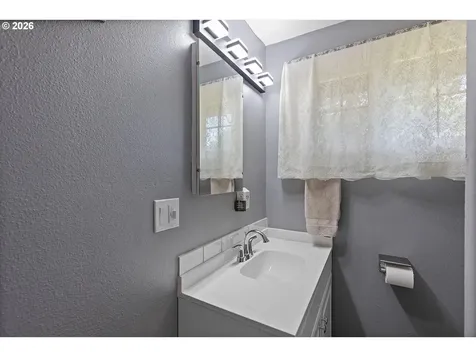 1315 SE Oar Avenue Lincoln City OR 97367