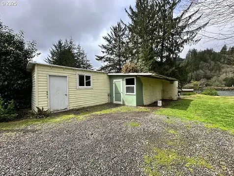 8465 Duncan Island Road Mapleton OR 97453