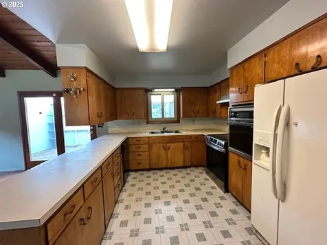 8465 Duncan Island Road Mapleton OR 97453