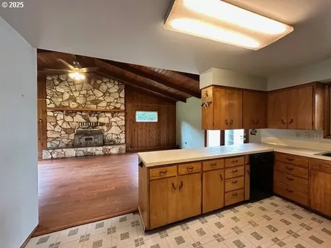 8465 Duncan Island Road Mapleton OR 97453