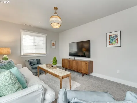 2877 NW Mt Ashland Lane Mcminnville OR 97128