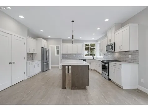 1620 N Sweetgum Street Canby OR 97013