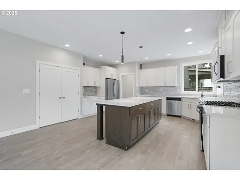 1620 N Sweetgum Street Canby OR 97013