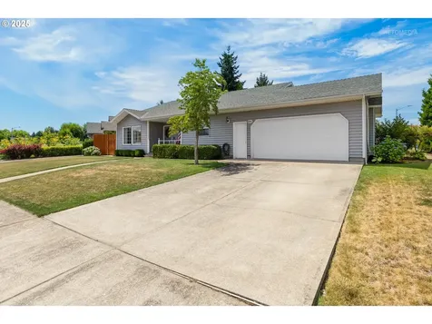 875 Hermanson Street Woodburn OR 97071