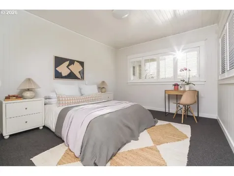 3453 NE Irving Street Portland OR 97232