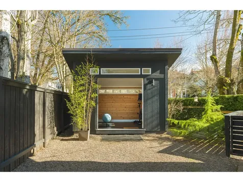 3453 NE Irving Street Portland OR 97232