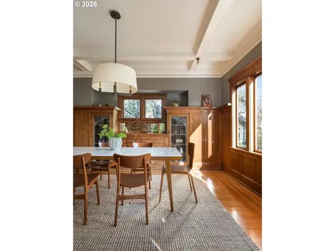 3453 NE Irving Street Portland OR 97232