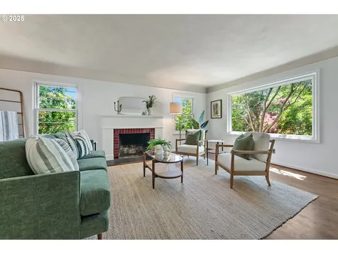 3575 NE Emerson Street Portland OR 97211