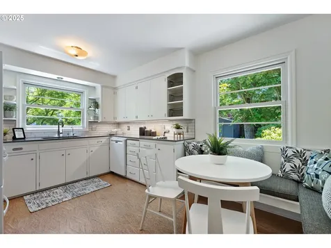 3575 NE Emerson Street Portland OR 97211