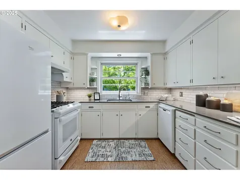 3575 NE Emerson Street Portland OR 97211