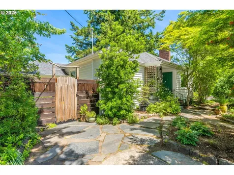 3575 NE Emerson Street Portland OR 97211