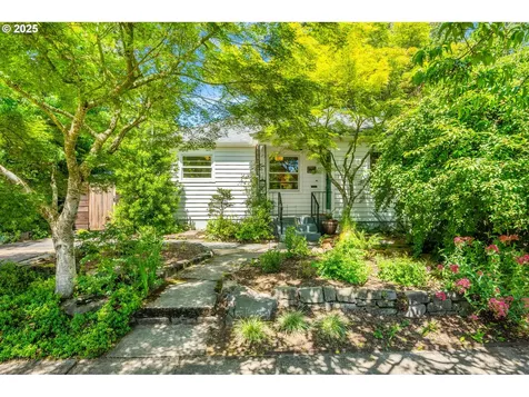 3575 NE Emerson Street Portland OR 97211
