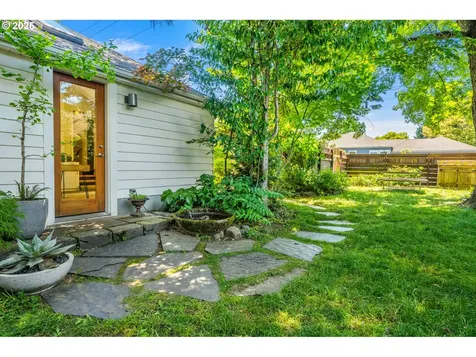 3575 NE Emerson Street Portland OR 97211