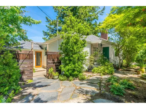 3575 NE Emerson Street Portland OR 97211