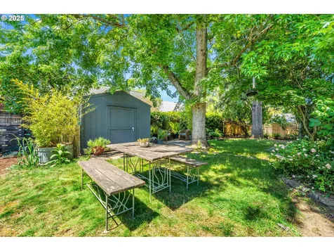 3575 NE Emerson Street Portland OR 97211