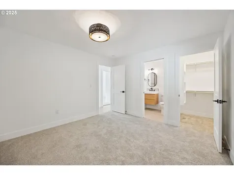 4411 SE Lexington Street Portland OR 97206