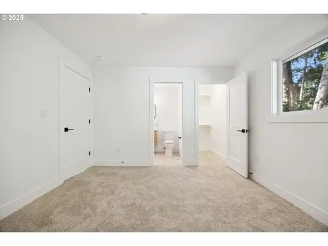 4411 SE Lexington Street Portland OR 97206