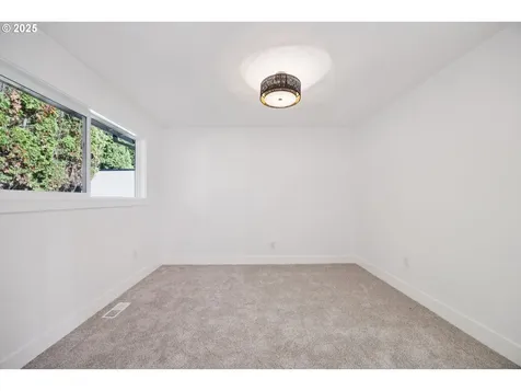 4411 SE Lexington Street Portland OR 97206