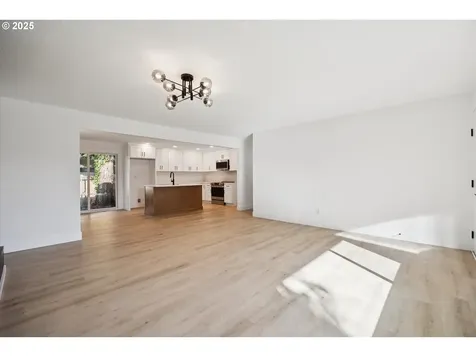 4411 SE Lexington Street Portland OR 97206