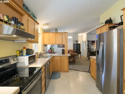 540 Shorepines Court Coos Bay OR 97420