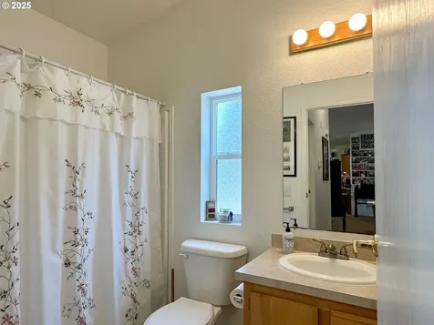 540 Shorepines Court Coos Bay OR 97420