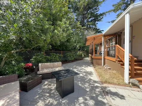 540 Shorepines Court Coos Bay OR 97420
