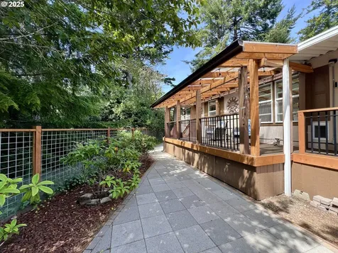 540 Shorepines Court Coos Bay OR 97420