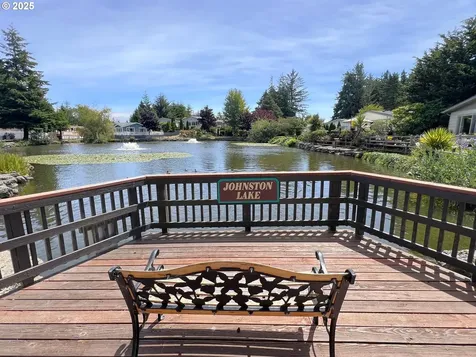 540 Shorepines Court Coos Bay OR 97420