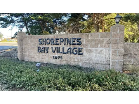 540 Shorepines Court Coos Bay OR 97420