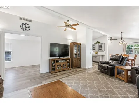136 Longhorn Road Amboy WA 98601