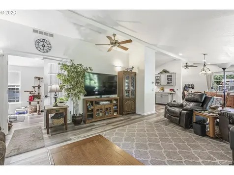 136 Longhorn Road Amboy WA 98601