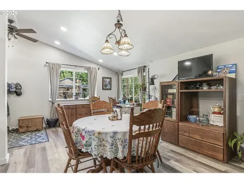 136 Longhorn Road Amboy WA 98601