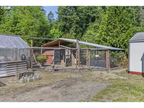136 Longhorn Road Amboy WA 98601