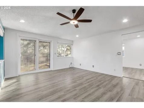 3720 SE Oak Court Hillsboro OR 97123
