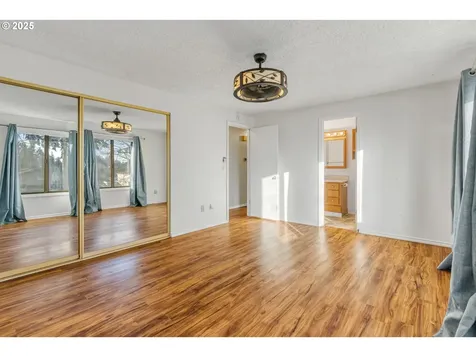 3720 SE Oak Court Hillsboro OR 97123