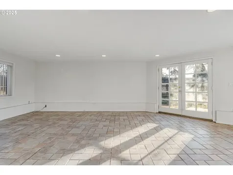 3720 SE Oak Court Hillsboro OR 97123