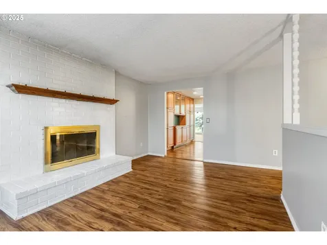 3720 SE Oak Court Hillsboro OR 97123