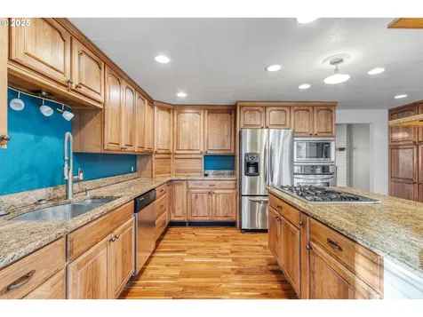 3720 SE Oak Court Hillsboro OR 97123
