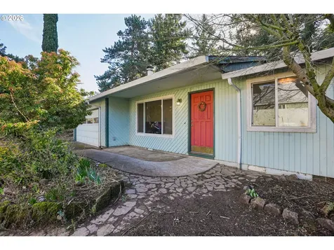5568 SE Flavel Drive Portland OR 97206