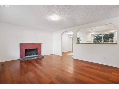 5568 SE Flavel Drive Portland OR 97206
